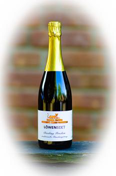 2022 LöwenSekt Riesling trocken traditionelle Flaschengärung (AWC VIENNA SILVER)